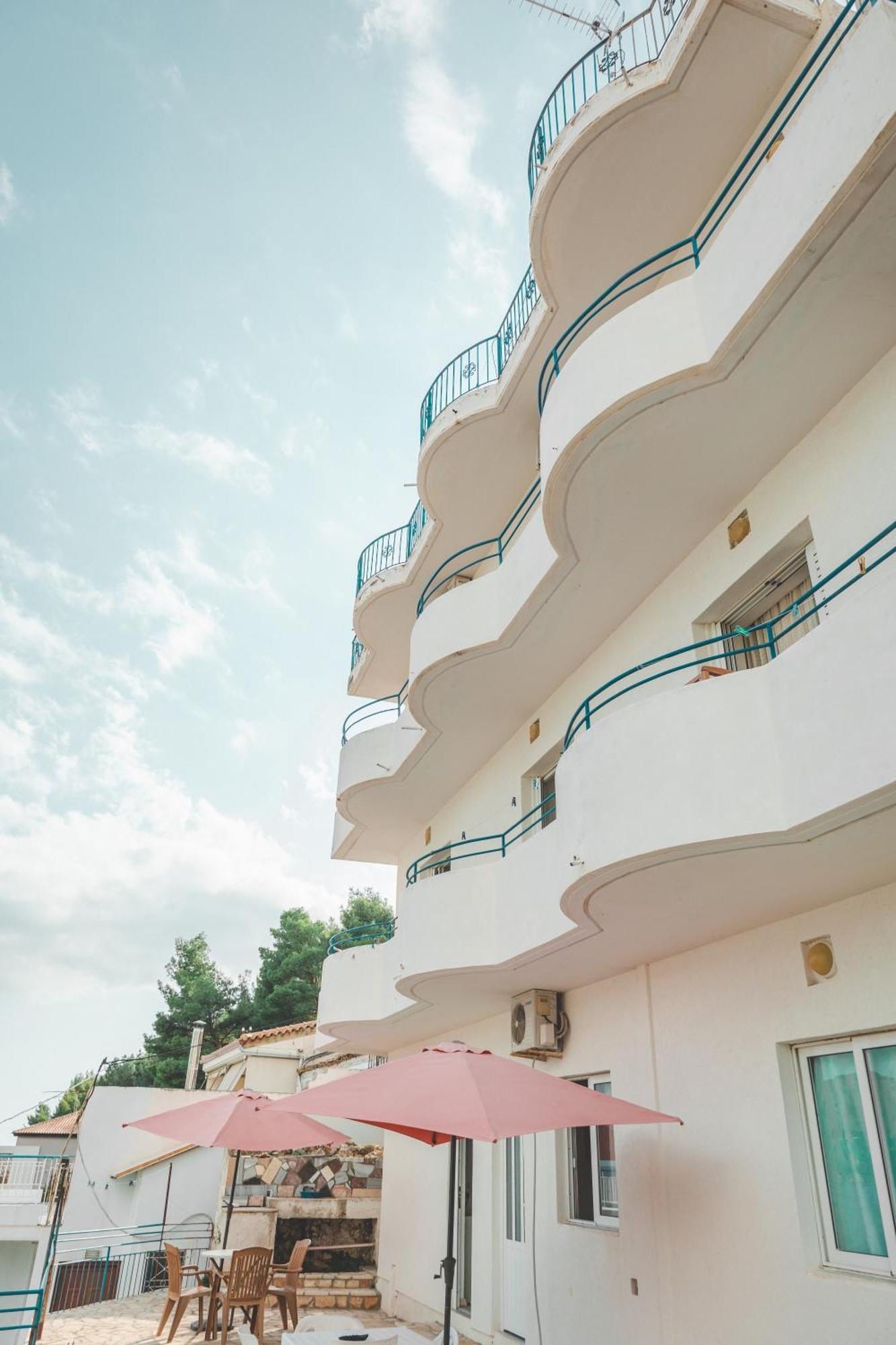 Beachfront Apartment Himarë Exterior foto