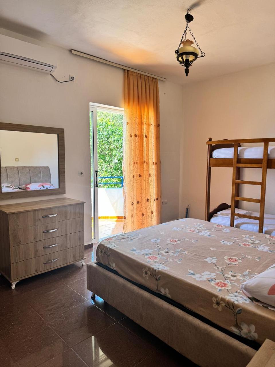 Beachfront Apartment Himarë Exterior foto